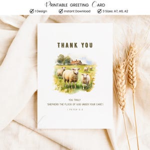 Może przedstawiać: Biała, drukowana kartka z pozdrowieniami z napisem "THANK YOU" w zielonej czcionce. Karta przedstawia akwarelowy obraz owiec na polu z farmą w tle. Tekst na dole brzmi: "YOU TRULY 'SHEPHERD THE FLOCK OF GOD UNDER YOUR CARE' 1 PETER 5:2."