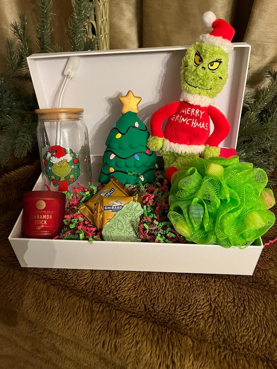 Dog Mom Christmas Gift Box, Cozy Green Self-care Kit, Holiday Spirit Booster Box - for the Almost Merry Type, Don't Be a Mean One Roommate - Etsy Israel Dog Mom Christmas Gift Box, Cozy Green Self-care Kit, Holiday Spirit Booster Box - for the Almost Merry Type, Don't Be a Mean One Roommate - Etsy Israel