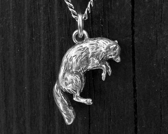 Collar colgante de zorro ártico que salta en plata de ley sólida - regalo para él o ella - joyería única de criaturas del bosque inspirada en la naturaleza