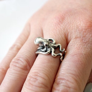 Anillo de pulpo: joyería de criaturas marinas (plata de ley maciza)