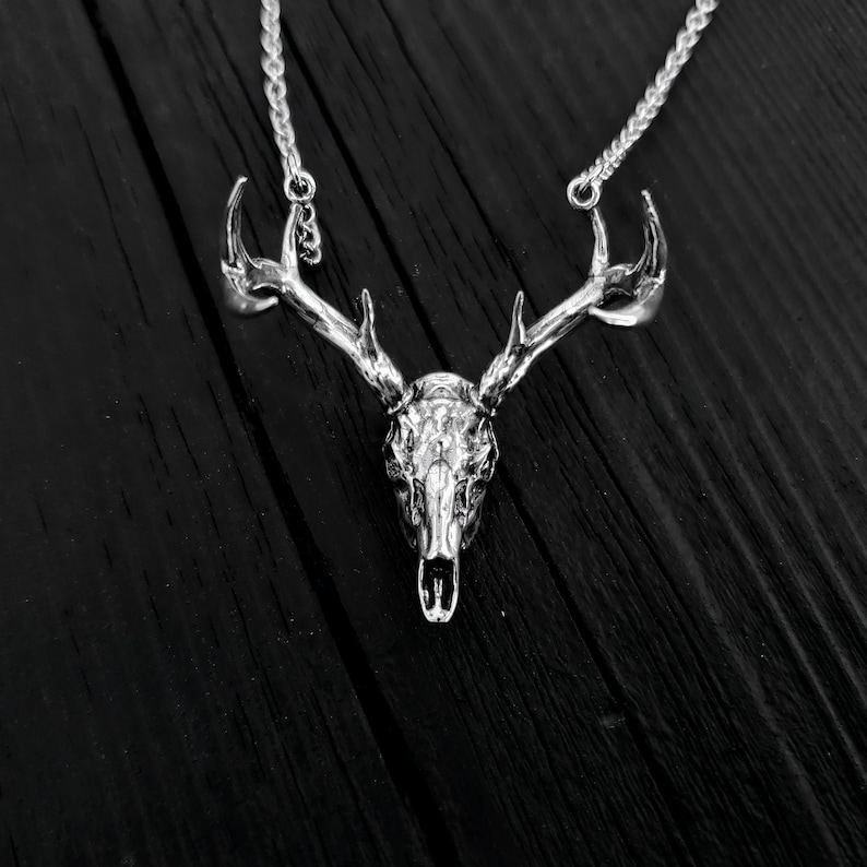 Collar con colgante de cráneo de venado de cola blanca imagen 5