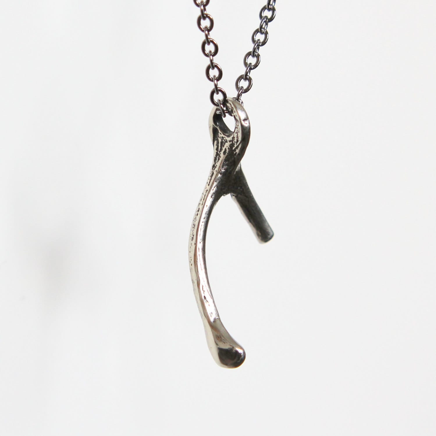 幸運シンボルを身に着けて【leah alexandra】WISHBONE NECKLACE Wishbone gold necklace