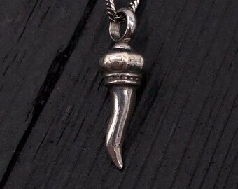 Italian Horn Cremation Urn Necklace in Solid Sterling Silver - Cornicello Corno