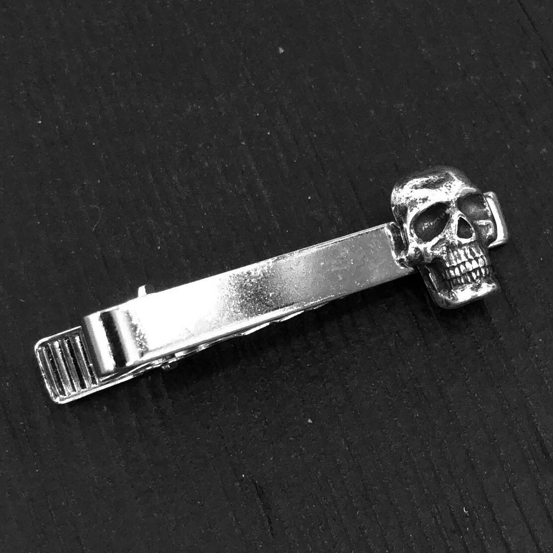 skull and crossbones tie clip