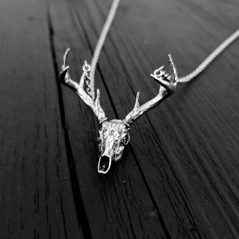 Collar con colgante de cráneo de venado de cola blanca imagen 4