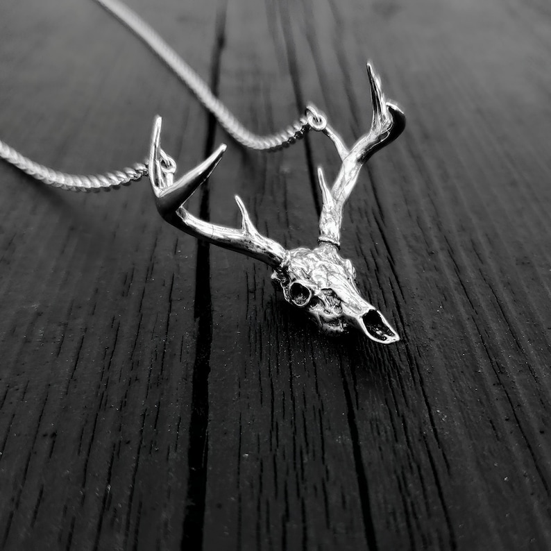 Collar con colgante de cráneo de venado de cola blanca imagen 11