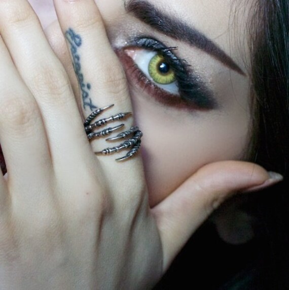 Talon claw shop ring