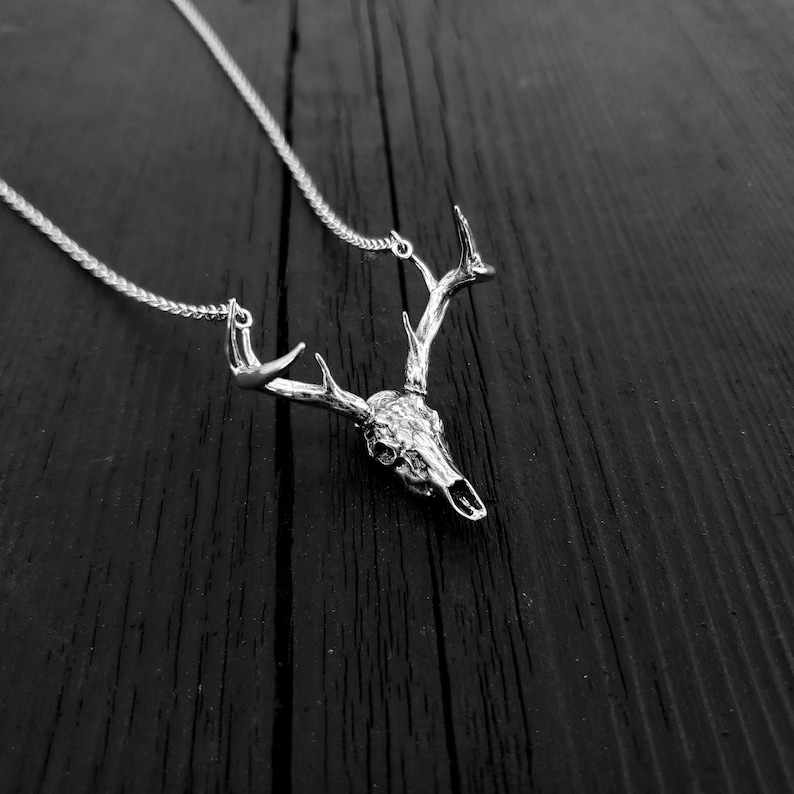 Collar con colgante de cráneo de venado de cola blanca imagen 3