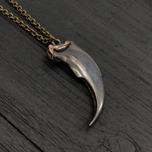 Collier à pendentif griffes d'ours bicolore - Bronze coulé massif - Griffes d'ours noires grandeur nature, anatomiquement correctes - Cadeau pour fan d'ours