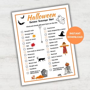 以下が含まれることがあります： ハロウィーンをテーマにした、屋外宝探しゲームの印刷可能なシート。お化け、魔女の帽子、クモの巣など、見つけるアイテムのリストが記載されています。「Halloween Outdoor Scavenger Hunt」の文字が上部にあり、オレンジ色の「Instant Download」の円があります。