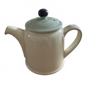 Denby Energy Stoneware Teapot Green Lid and Dark Knob – Handcrafted in England