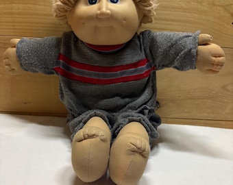 Muñeco Cabbage Patch Kids vintage, cuerpo blando, coleccionable de los 80, traje original.