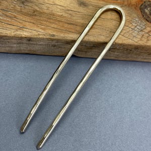 Schlichte gehämmerte Haargabel, Haarstab, Haarnadel, Haarschmuck
