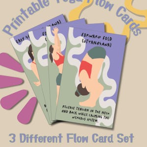 Może przedstawiać: Zestaw trzech kart do jogi z ilustracjami pozycji. Karty, o wymiarach 8x13 cm, zawierają tekst "Printable Yoga Flow Cards" i "3 Different Flow Card Set Digital Download."
