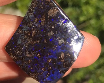 Large Australian Boulder Opal, 32.60cts - Item 1708231