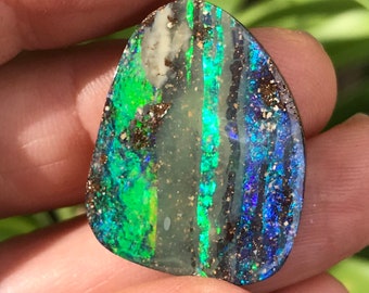 Large Beautiful Bright Australian Boulder Opal, 25.48cts - Item 902211