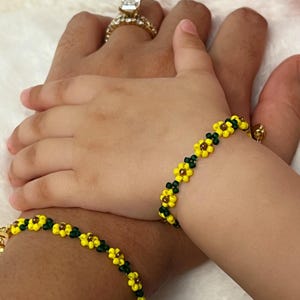 Mommy & Mini Daisy sunflower bracelet-daisy bracelet- daisy flower- flower bracelets- gifts for kids- mom and baby gift- baby bracelets