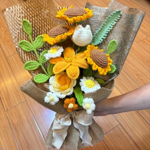 Häkelblumenstrauß, handgefertigte Häkelsonnenblume, Wohnkultur, fertiges Produkt, Jahrestag, Geburtstag, Mutter, Frau, Geschenke für Sie