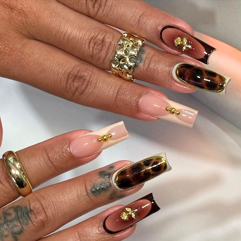 Summer nails, spring nails, autumn nails, fall nails, press on nails, fake nails, nails, glue on nails, gel nails, short nails, press on, custom nails, coffin nails, acrylic nails, false nails, nails art, nails press on, nail designs, 3d nails