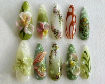 Uñas postizas en color verde matcha hechas a mano, diseño de uñas estilo hadas, uñas de ensueño, uñas de gel 3D, uñas para fiestas, uñas con flores 3D, uñas primaverales.