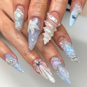 Unhas postiças inspiradas no oceano azul, unhas postiças de verão com pérolas, conchas de gergelim, estrelas do mar, arte de unha postiça exclusiva para festas de fim de ano, férias, presentes