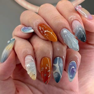 Neutral Color Press On Nails, Medium Almond fof Daily Nails, Hand-painted Earthy Tone Nails, Seashell Nail, Chrome Nails, Unique Nails, Gift