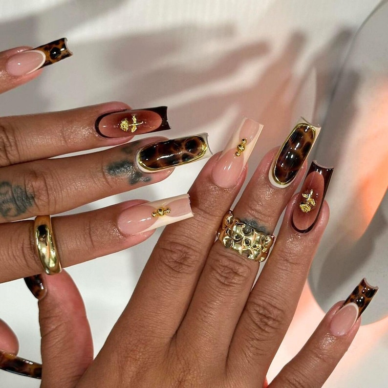 Summer nails, spring nails, autumn nails, fall nails, press on nails, fake nails, nails, glue on nails, gel nails, short nails, press on, custom nails, coffin nails, acrylic nails, false nails, nails art, nails press on