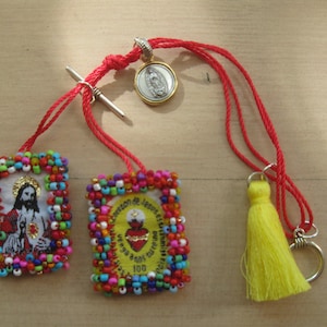 Handgemachtes Sacred Heart Skapulier Armband: Virgen de Guadalupe Anhänger, Rocailles Perlen