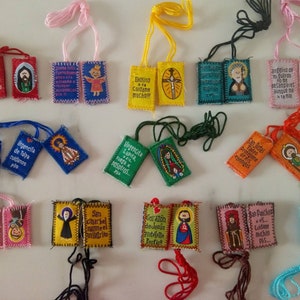 Set de 13 Escapularios Escapularios de Dibujos Animados Virgencita Plis San Judas San Antonio San Charbel Santo Benito Virgen de Talpa Escapulario para Niños