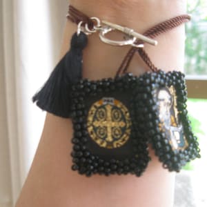 Benedikt Skapulier Armband / Escapulario Bordado / mexikanisches Geschenk / Heiligen Armband / San Benito / schwarzes religiöses Armband / Schutzarmband