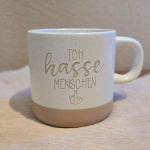 Keramiktasse, Kaffeebecher, Tasse mit Spruch "Ich hasse Menschen" und Mittelfinger Symbol, Geschenkidee, humorvolle Geschenke