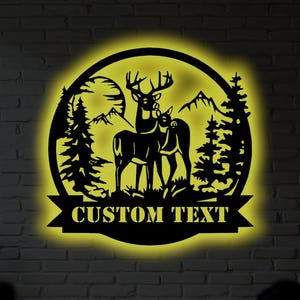 Coppia di cervi personalizzati in metallo da parete con luce a LED - Decorazione rustica personalizzata, regalo romantico per cabina, cartello da parete per amanti della fauna selvatica per la casa