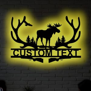 Decorazione da parete in metallo a LED con motivo cacciatore di cervi personalizzato - Regalo di caccia personalizzato per baita, decorazione da parete rustica per lodge, cartello con nome per fauna selvatica all'aperto