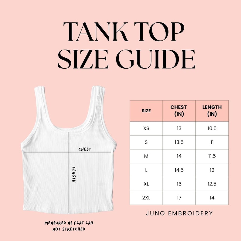 Pu&ograve; includere: Canotta bianca con guida alle taglie, misure di petto e lunghezza in centimetri. Il testo "TANK TOP SIZE GUIDE" &egrave; in alto. La tabella delle taglie include le taglie XS a 2XL, con misure del petto da 33 a 43 cm.