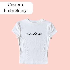 Top corto bordado personalizado, top corto personalizado, camiseta de bebé personalizada, top corto con texto personalizado bordado, camiseta de bebé Y2K, top corto personalizado