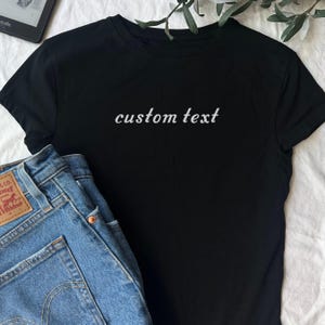 Camiseta de bebé bordada personalizada, top corto personalizado, camiseta de bebé bordada personalizada, top corto con texto personalizado bordado, camiseta de bebé Y2K, top corto personalizado