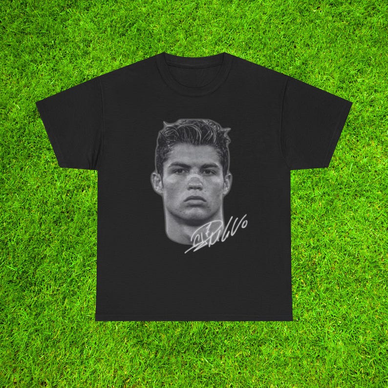 Camiseta Cristiano Ronaldo CR7 Manchester United Real Madrid Juventus Al-Nassr Portugal Regalo para aficionados al fútbol Leyenda del fútbol Camiseta con estampado vintage imagen 1