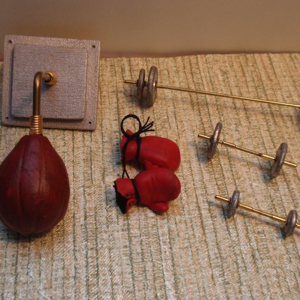 Dollhouse miniature training boxing set - very unusual