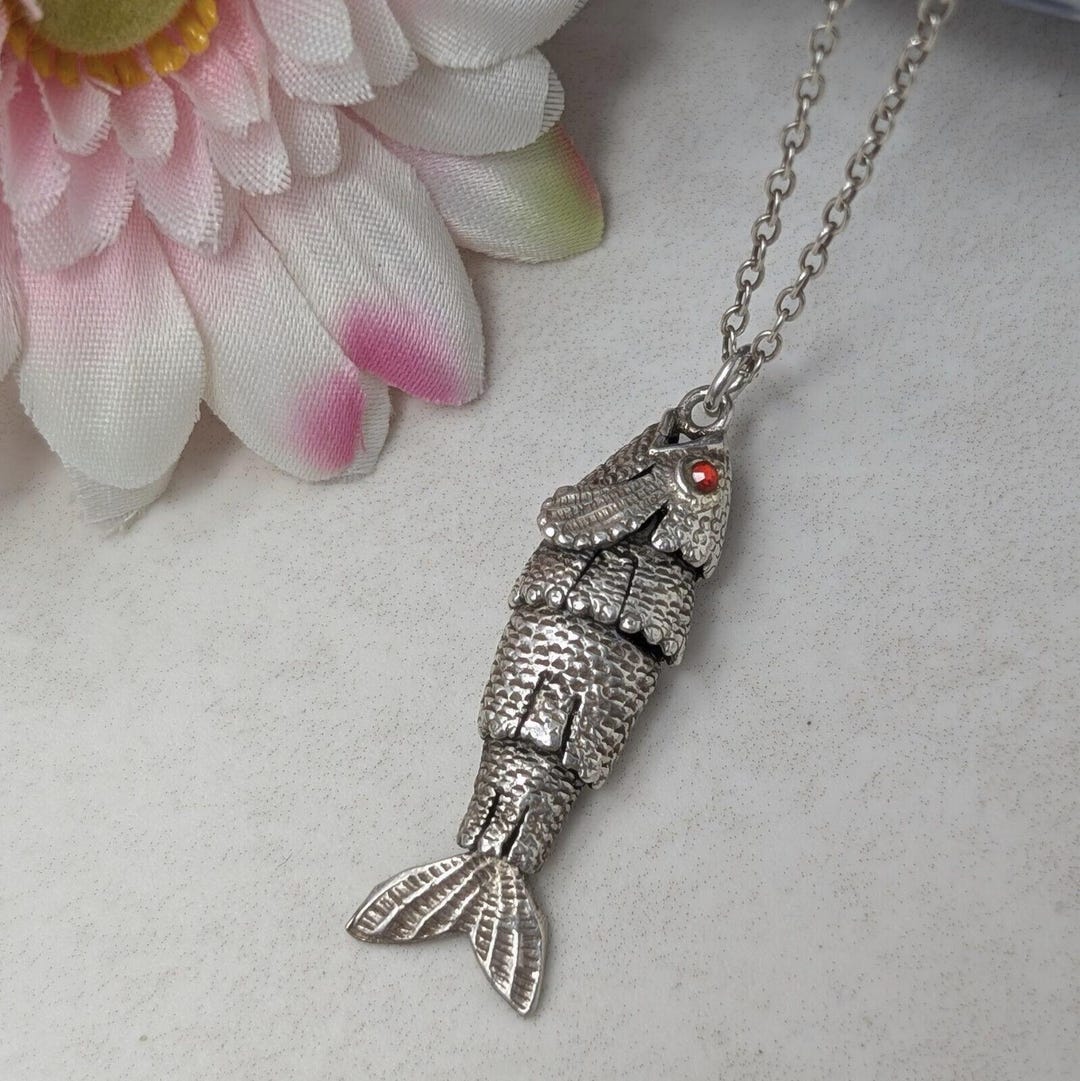 Vintage Sterling Silver Articulated Fish Pendant Necklace - 46cm Red ...