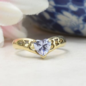 Anillo vintage morado de oro de 9 quilates con circonitas en forma de corazón - Talla M 1/2