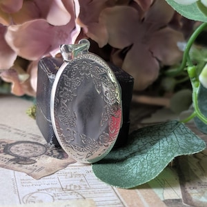 Vintage Large Sterling Silver Photo Locket Flowers Etched Oval