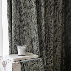 Paire de rideaux jacquard noirs texturés personnalisés, 8 couleurs | Rideaux occultants à chevrons et plis pincés avec oeillets pour chambre à coucher et salon