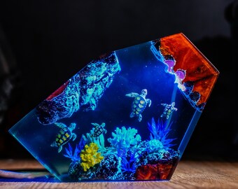 Turtles Resin Lamp – Handmade Ocean Fantasy Diorama Light, Sea Turtle Decor, Unique Ocean Lover Gift, Beach & Coastal Night Lamp