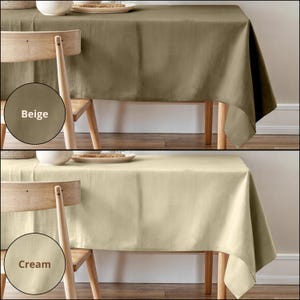 Puede incluir: Dos im&aacute;genes de un mantel rectangular, uno beige y otro crema, drapeado sobre una mesa de madera con una silla de madera. El mantel est&aacute; hecho de un material similar al lino. El texto "Beige" y "Crema" se muestra debajo de cada imagen.