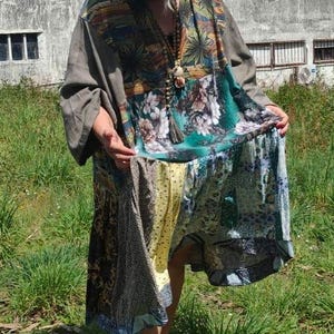 ALDEIA, Boho Jurk. Deze jurk is uniek en komt in alternatieve camouflagekleuren.