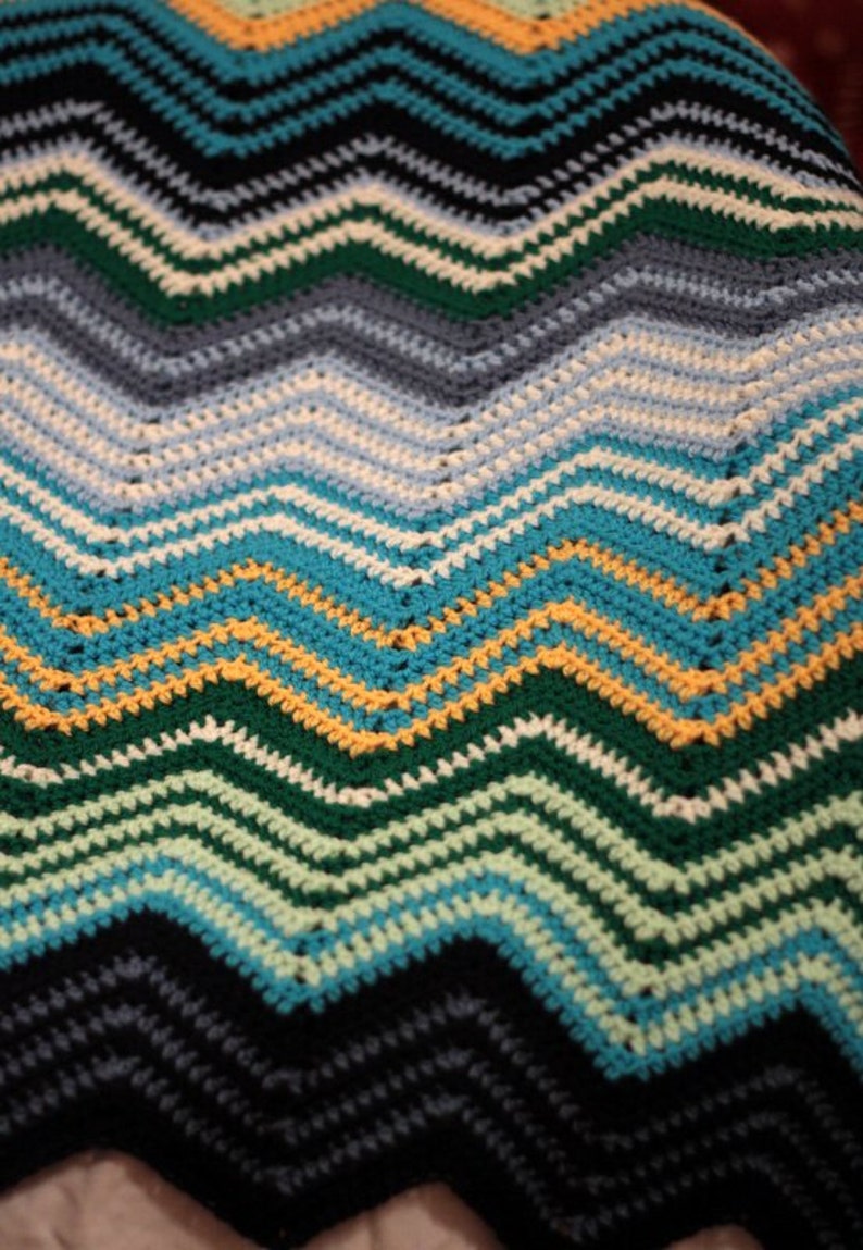 Modern ripple blanket pattern Chevron afghan pattern