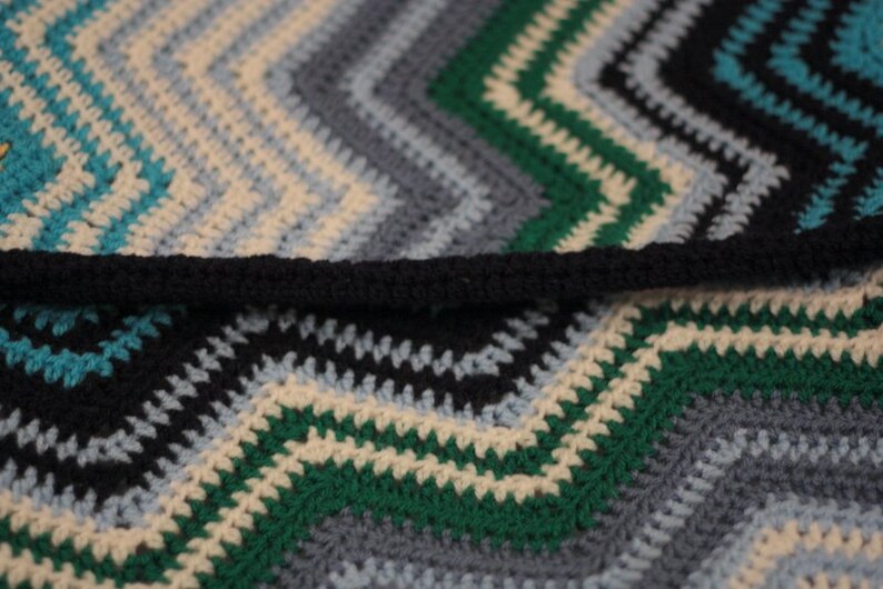Modern ripple blanket pattern Chevron afghan pattern