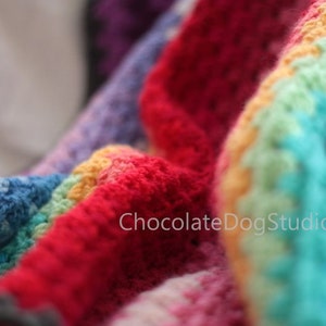 Easy rainbow crochet Blanket pattern, the Rainbow Granny Stripe an easy crochet blanket pattern image 4