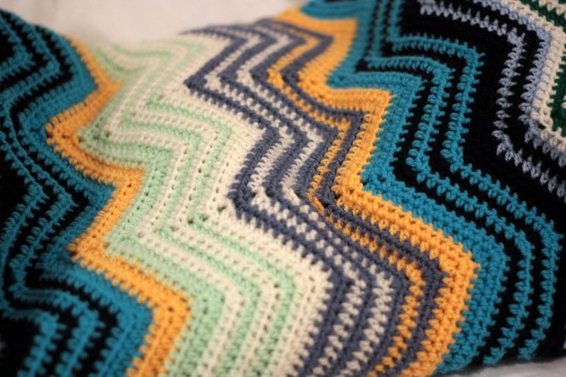 Modern ripple blanket pattern Chevron afghan pattern