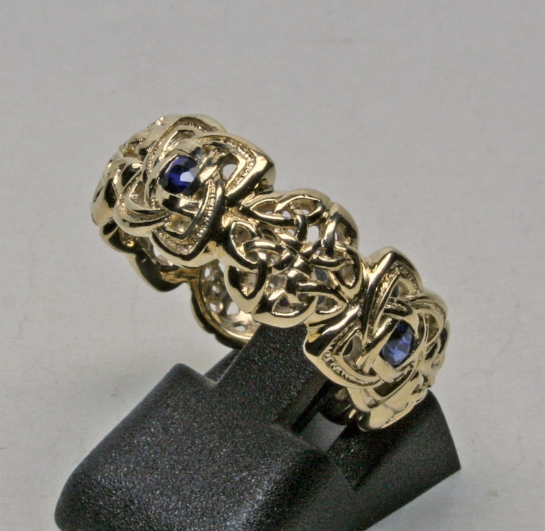 Natural Sapphire Celtic knot band in 14k size 10.5 image 3